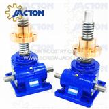worm and wormwheel machanism for lifting